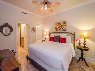 Santa Rosa Beach Vacation Condo Sleeps Ten Guests.